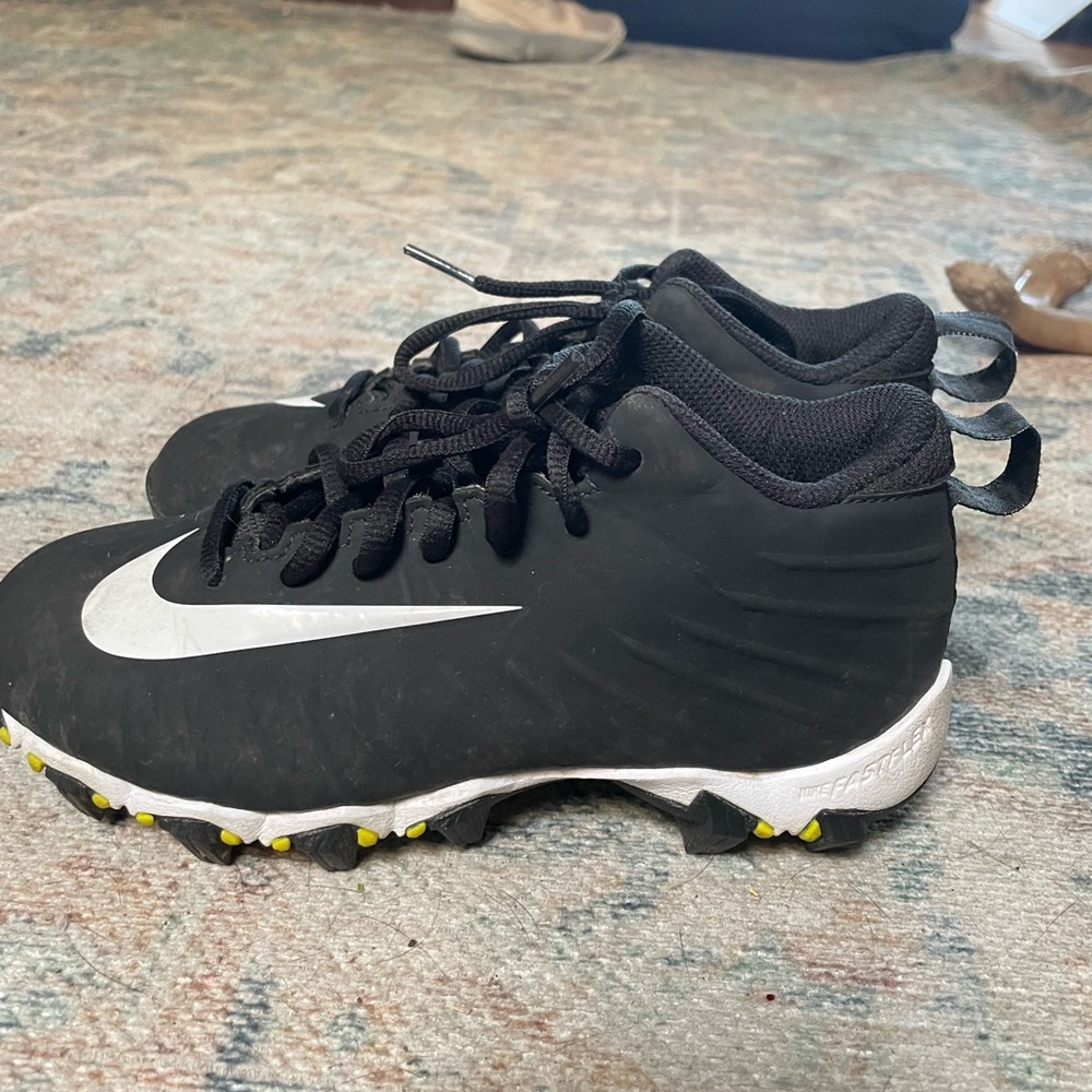 black nike football cleats